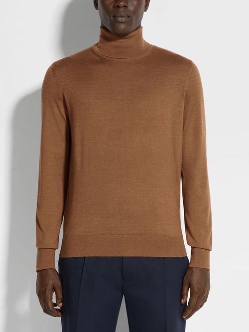 Pulover maro tip helancă