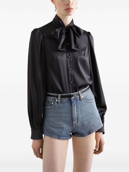 Bluză neagră satin
