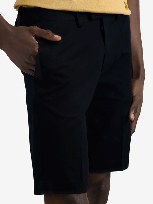 Pantaloni scurți