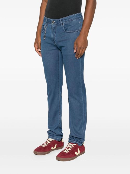 Blugi cu breloc aplicat