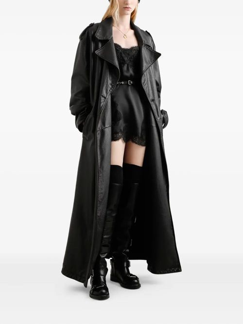 Rochie din satin cu dantelǎ