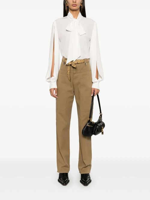 Bluză cu mâneci decupate