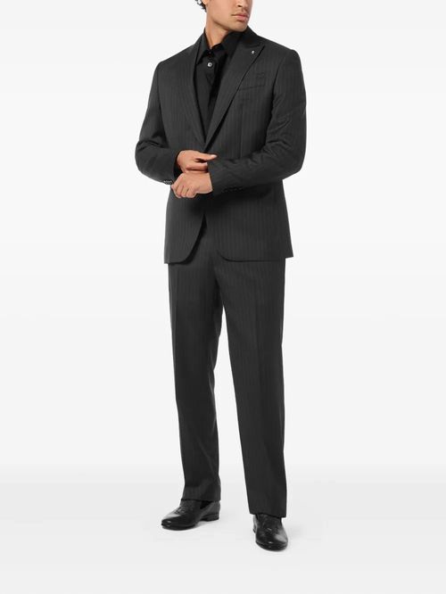 Sacou negru cu dungi verticale