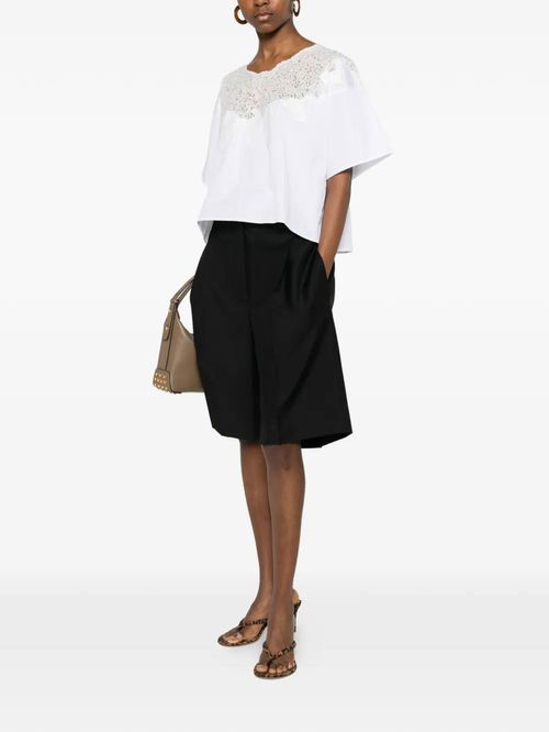 Tricou cu detalii brodate