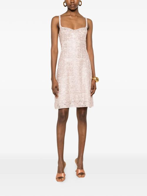 Rochie mini roz cu aplicații