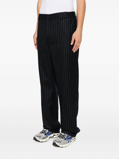 Pantaloni în dungi