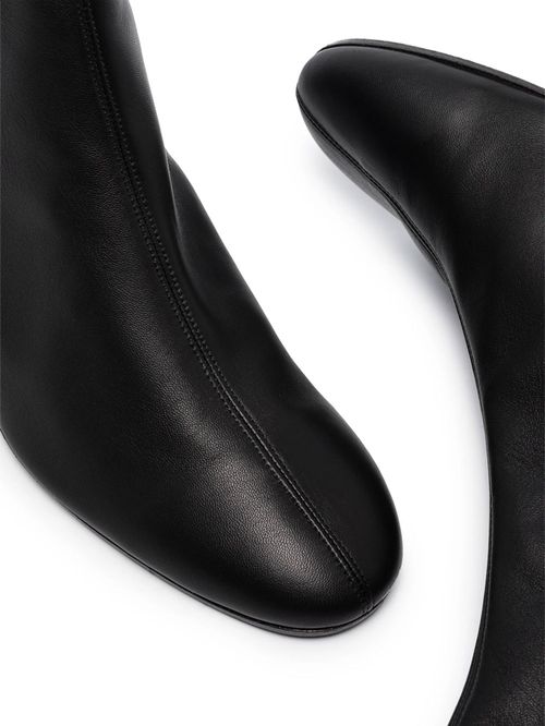 Botine negre din piele