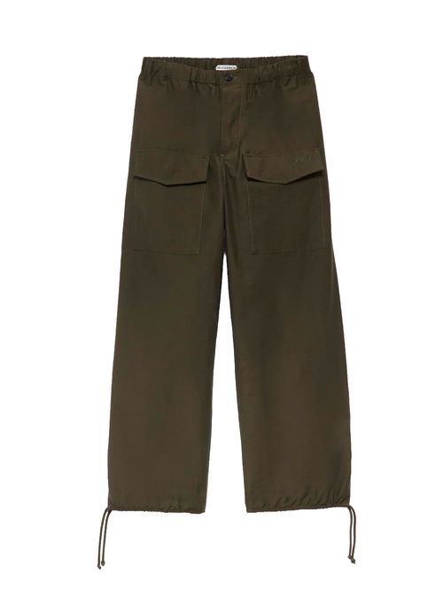 Pantaloni largi